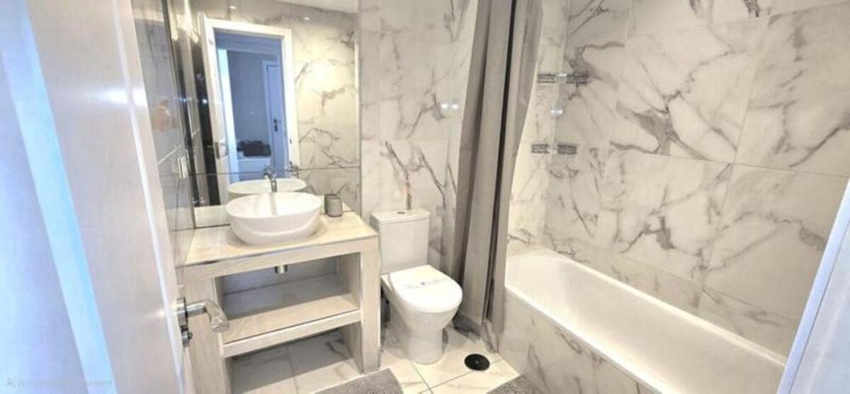 3 sovrum Lägenhet att hyra i Marbella med pool garage - 2 500 € (Ref: 10029949)