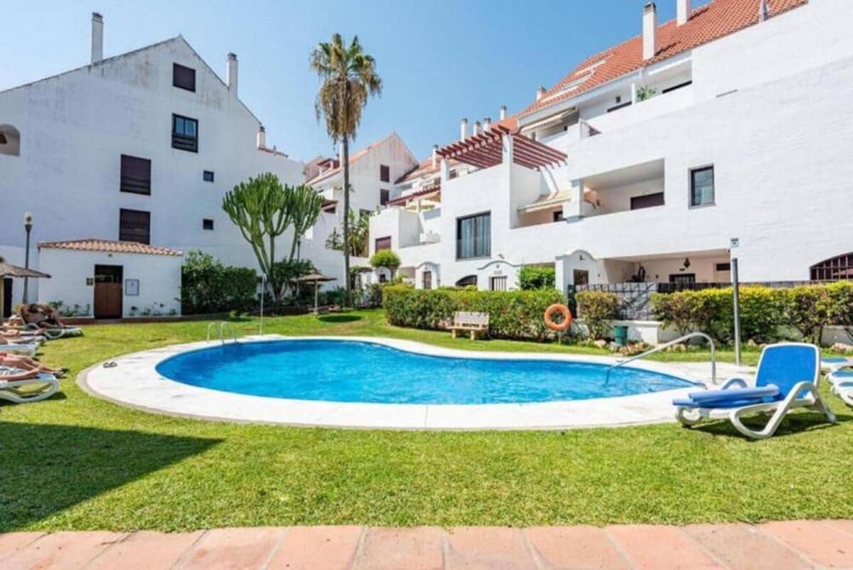 3 sovrum Lägenhet att hyra i Marbella med pool garage - 2 500 € (Ref: 10029949)