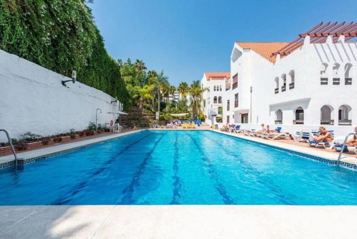 3 sovrum Lägenhet att hyra i Marbella med pool garage - 2 500 € (Ref: 10029949)