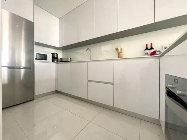 Penthouse de 3 chambres à louer à Bel-Air, Estepona - 3 200 € (Ref: 10029950)
