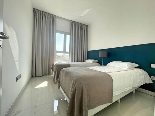 Penthouse de 3 chambres à louer à Bel-Air, Estepona - 3 200 € (Ref: 10029950)