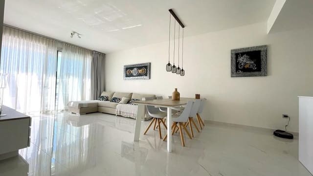 Penthouse de 3 chambres à louer à Bel-Air, Estepona - 3 200 € (Ref: 10029950)