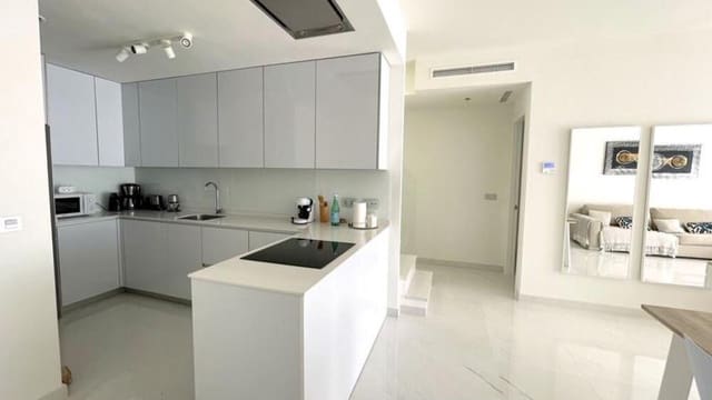 Penthouse de 3 chambres à louer à Bel-Air, Estepona - 3 200 € (Ref: 10029950)