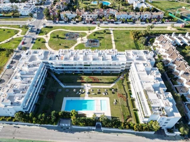 Penthouse de 3 chambres à louer à Bel-Air, Estepona - 3 200 € (Ref: 10029950)