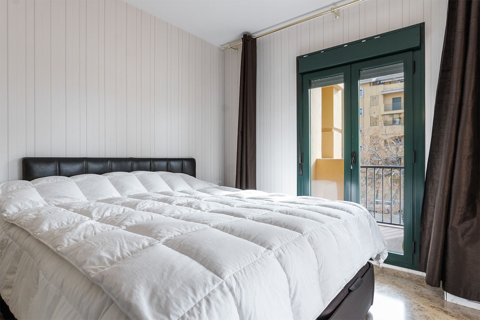 2 slaapkamer Appartement te huur in San Pedro de Alcantara met zwembad garage - € 2.500 (Ref: 10029951)
