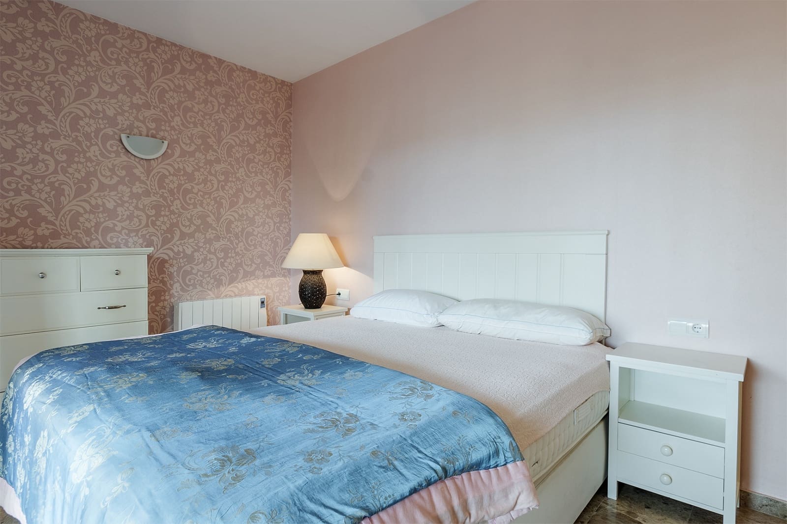 2 slaapkamer Appartement te huur in San Pedro de Alcantara met zwembad garage - € 2.500 (Ref: 10029951)