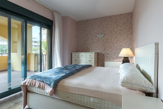 2 makuuhuone Huoneisto vuokrattavana paikassa Nueva Alcántara, Marbella mukana uima-altaan 
autotalli - 2 500 € (Ref: 10029951)