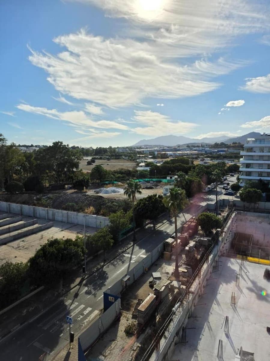 4 sypialnia Apartament do wynajęcia w Nueva Andalucia z basenem garażem - 3 500 € (Ref: 10031397)