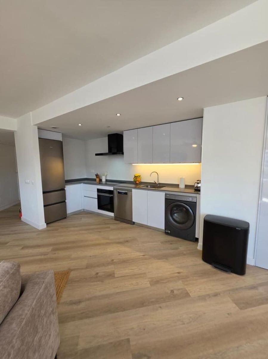 4 sypialnia Apartament do wynajęcia w Nueva Andalucia z basenem garażem - 3 500 € (Ref: 10031397)
