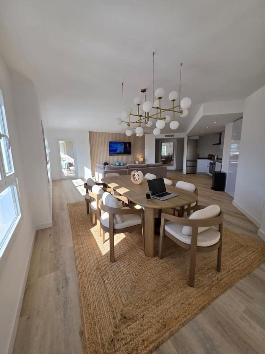 4 sypialnia Apartament do wynajęcia w Nueva Andalucia z basenem garażem - 3 500 € (Ref: 10031397)