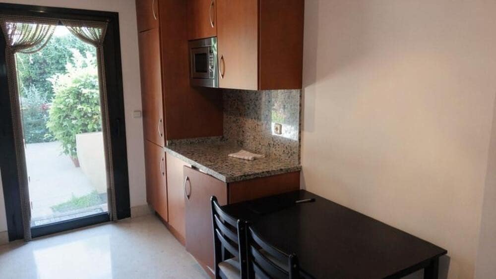 2 quarto Apartamento para arrendar em Benahavis com piscina garagem - 2 750 € (Ref: 10033493)