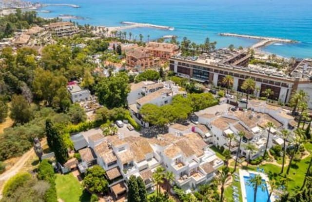 2 makuuhuone Huoneisto vuokrattavana paikassa Puerto Banus, Marbella - 3 500 € (Ref: 10033494)