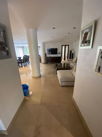 2 makuuhuone Huoneisto vuokrattavana paikassa Puerto Banus, Marbella - 3 500 € (Ref: 10033494)
