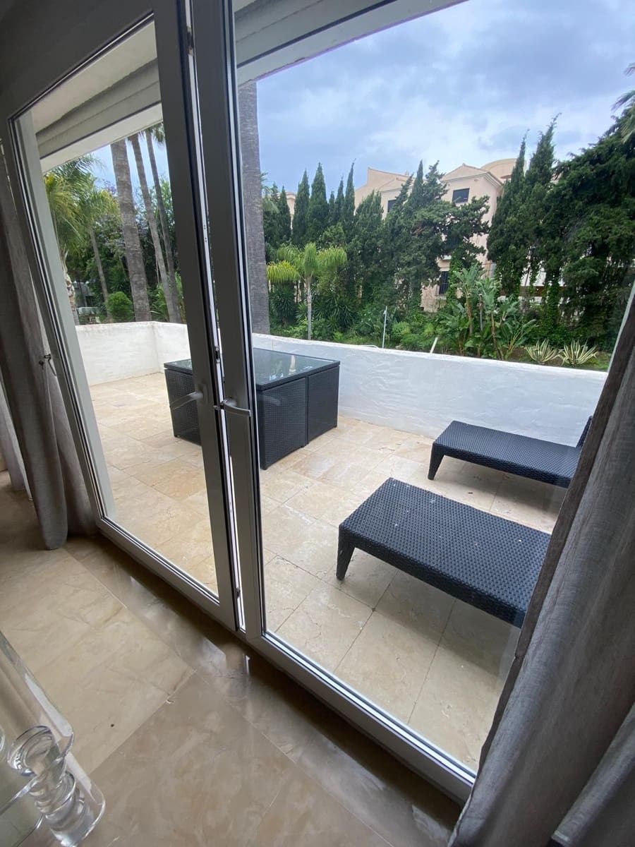 2 makuuhuone Huoneisto vuokrattavana paikassa Marbella mukana uima-altaan 
autotalli - 3 500 € (Ref: 10033494)