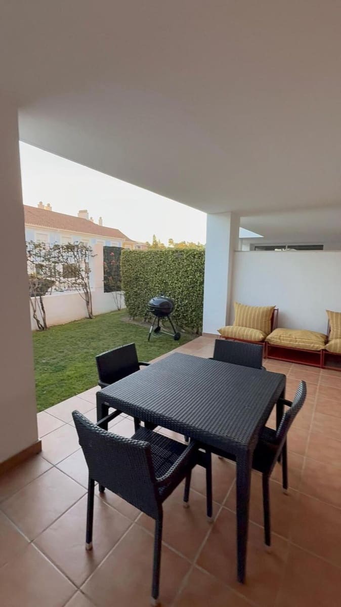 2 slaapkamer Appartement te huur in El Paraiso met zwembad garage - € 2.300 (Ref: 10034840)