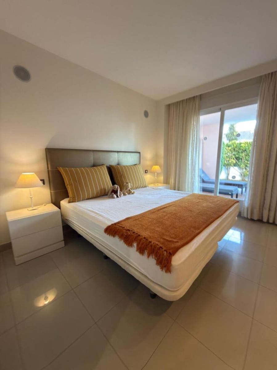 2 slaapkamer Appartement te huur in El Paraiso met zwembad garage - € 2.300 (Ref: 10034840)