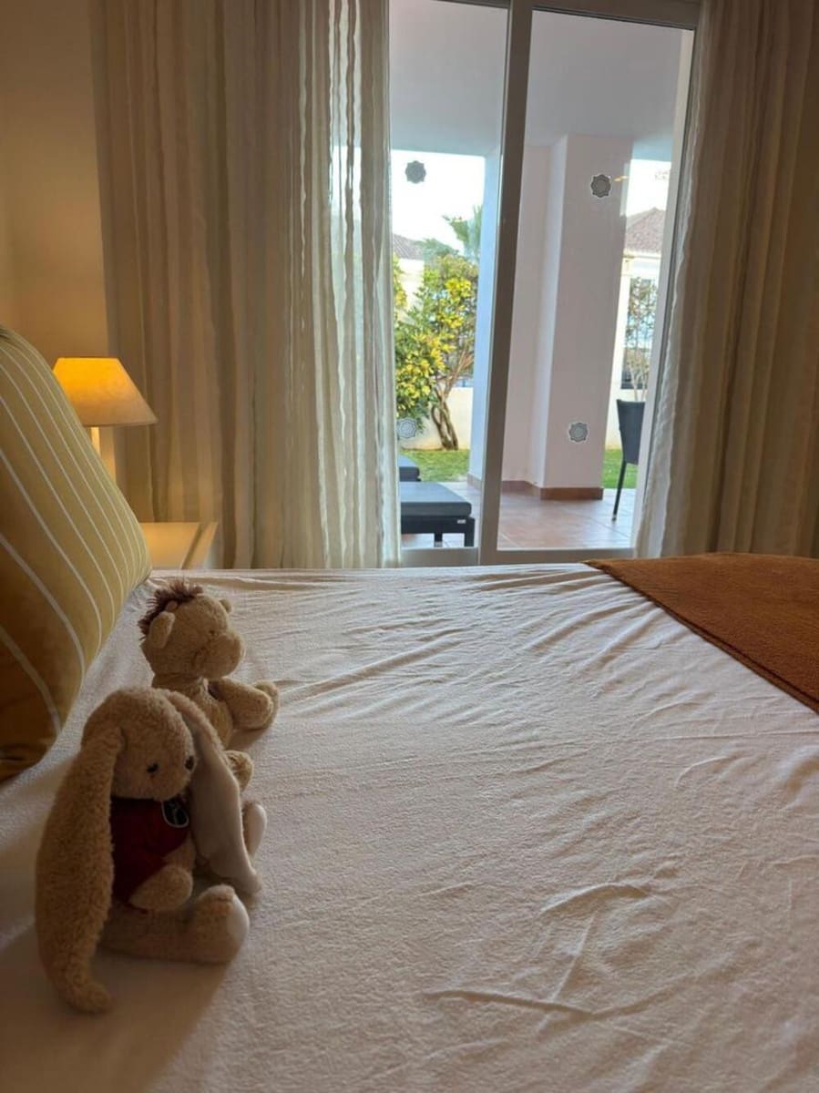 2 slaapkamer Appartement te huur in El Paraiso met zwembad garage - € 2.300 (Ref: 10034840)