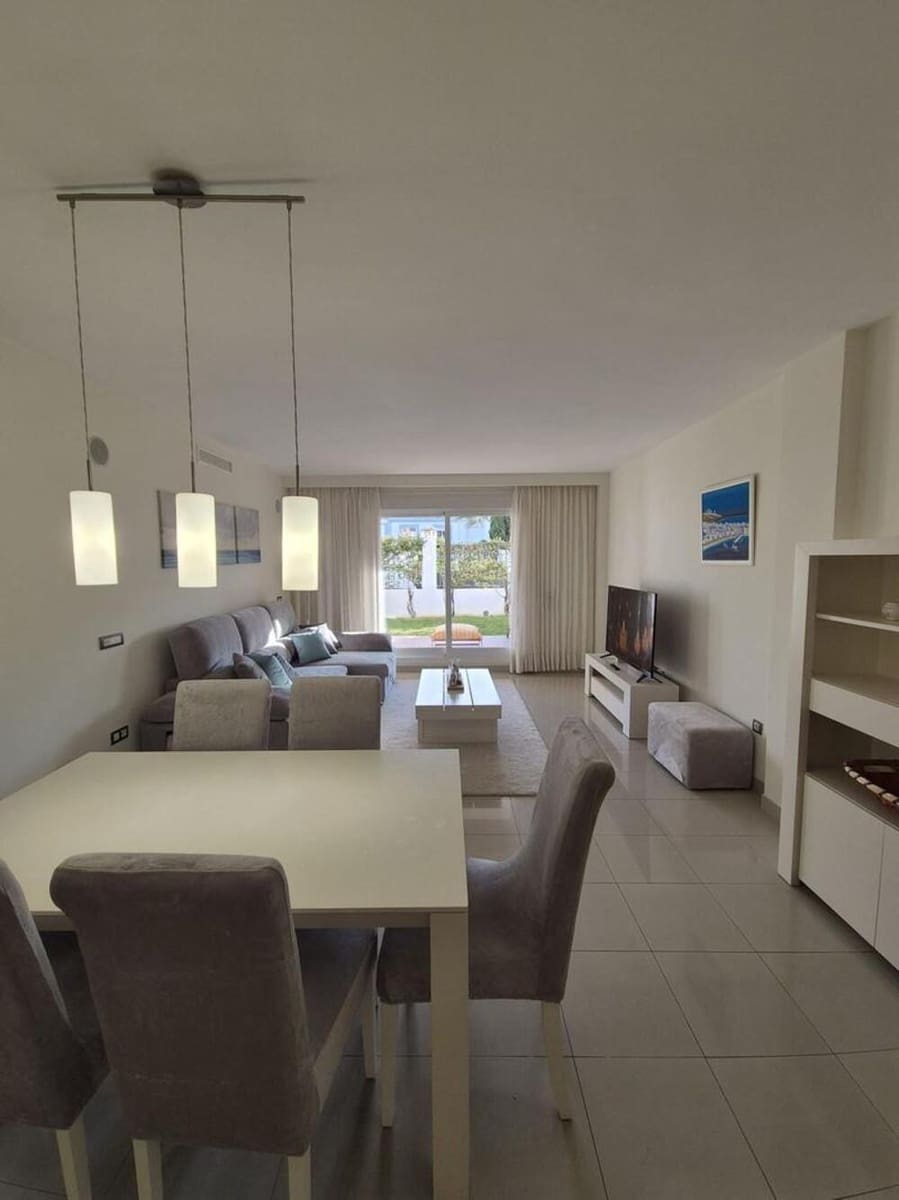 2 slaapkamer Appartement te huur in El Paraiso met zwembad garage - € 2.300 (Ref: 10034840)