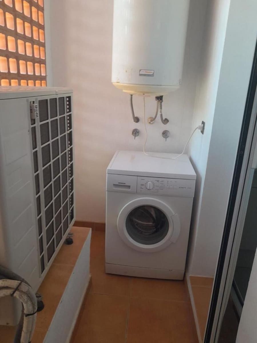 2 slaapkamer Appartement te huur in El Paraiso met zwembad garage - € 2.300 (Ref: 10034840)