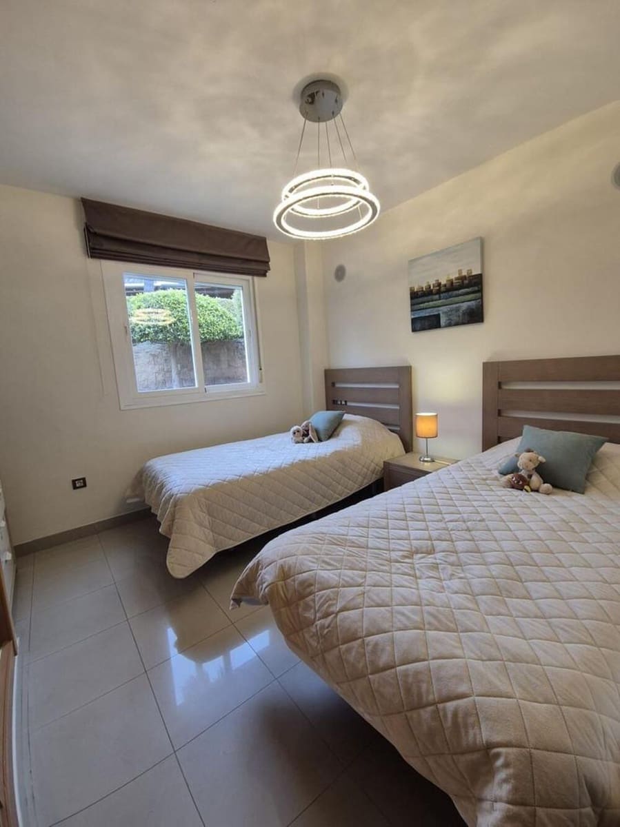 2 slaapkamer Appartement te huur in El Paraiso met zwembad garage - € 2.300 (Ref: 10034840)