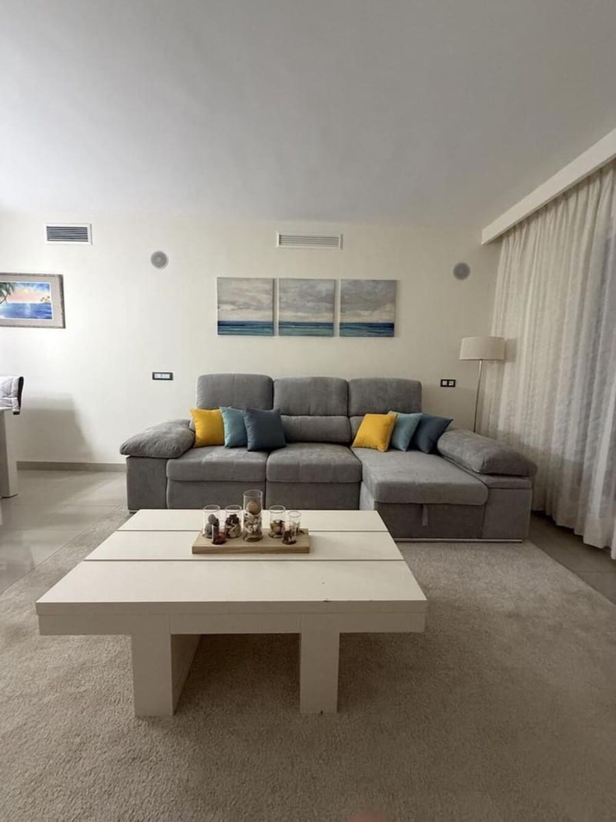 2 slaapkamer Appartement te huur in El Paraiso met zwembad garage - € 2.300 (Ref: 10034840)