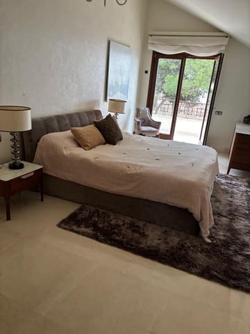 Penthouse de 4 chambres à louer à Alicate, Marbella avec piscine garage - 18 000 € (Ref: 10034841)