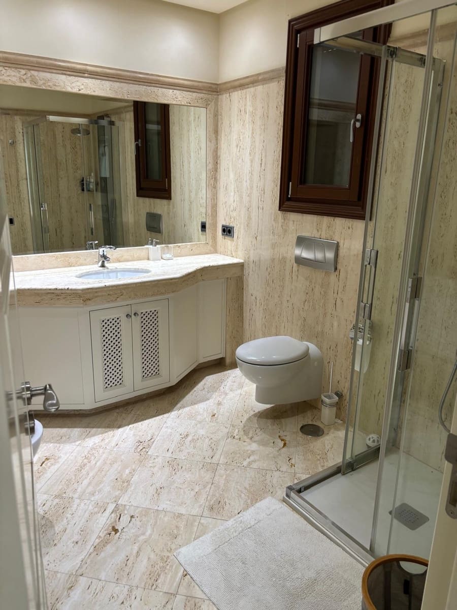 4 makuuhuone Kattohuoneisto vuokrattavana paikassa Marbella mukana uima-altaan 
autotalli - 18 000 € (Ref: 10034841)