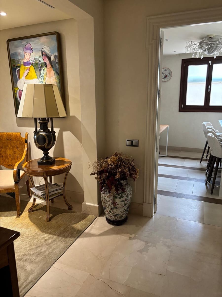 4 makuuhuone Kattohuoneisto vuokrattavana paikassa Marbella mukana uima-altaan 
autotalli - 18 000 € (Ref: 10034841)