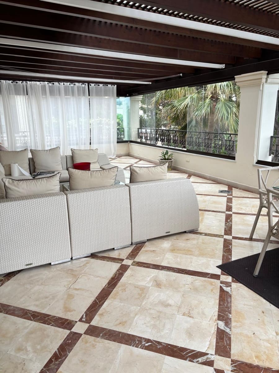 4 makuuhuone Kattohuoneisto vuokrattavana paikassa Marbella mukana uima-altaan 
autotalli - 18 000 € (Ref: 10034841)