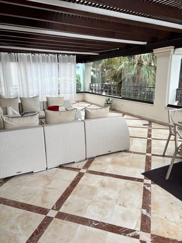 Ático de 4 habitaciones en Alicate, Marbella en alquiler con piscina garaje - 18.000 € (Ref: 10034841)