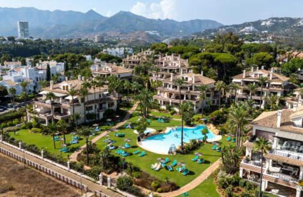 Ático de 4 habitaciones en Marbella en alquiler con piscina garaje - 18.000 € (Ref: 10034841)