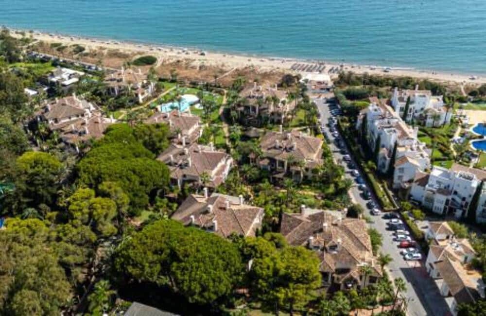Ático de 4 habitaciones en Marbella en alquiler con piscina garaje - 18.000 € (Ref: 10034841)