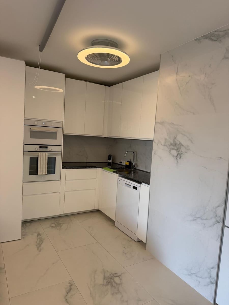 1 bedroom Apartment for rent in Marbella with pool garage - € 2,000 (Ref: 10038646)
