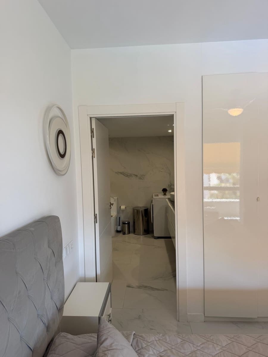 1 bedroom Apartment for rent in Marbella with pool garage - € 2,000 (Ref: 10038646)