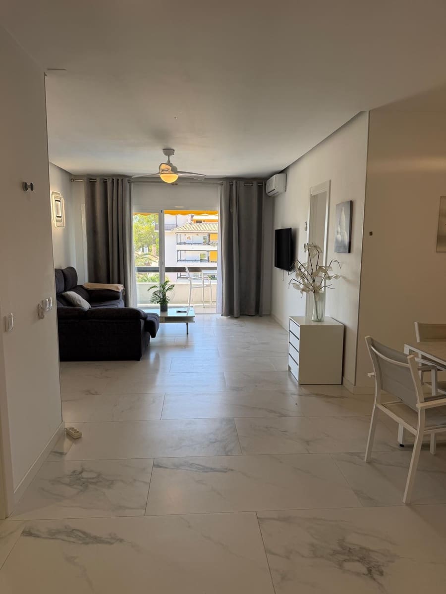 1 bedroom Apartment for rent in Marbella with pool garage - € 2,000 (Ref: 10038646)