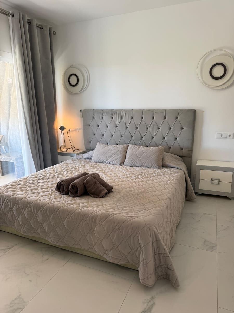 1 bedroom Apartment for rent in Marbella with pool garage - € 2,000 (Ref: 10038646)