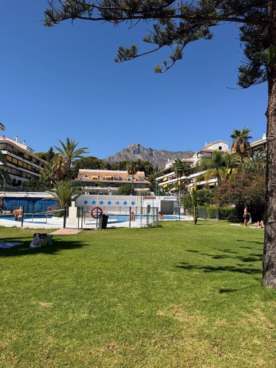 1 bedroom Apartment for rent in Marbella with pool garage - € 2,000 (Ref: 10038646)