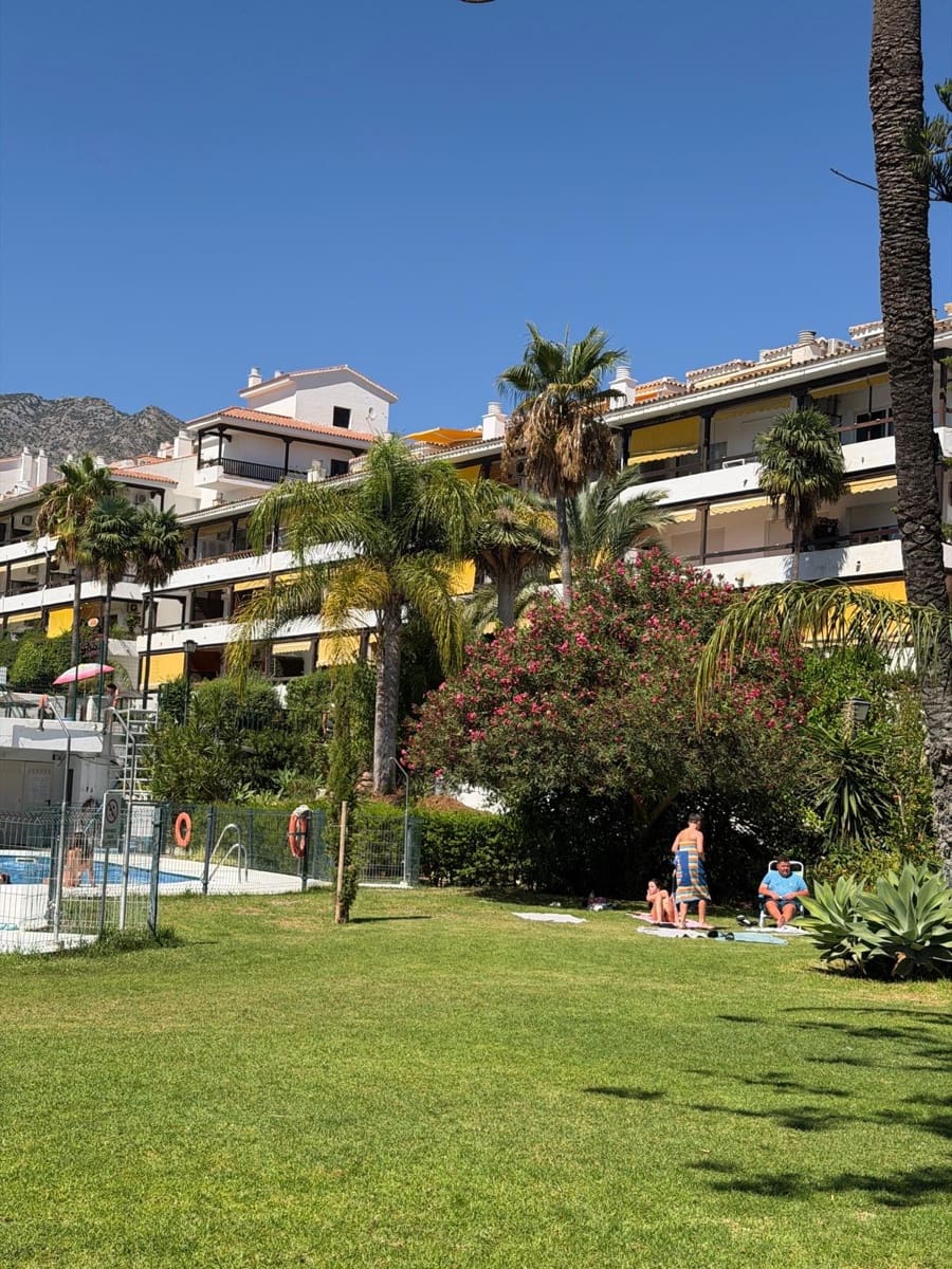 1 bedroom Apartment for rent in Marbella with pool garage - € 2,000 (Ref: 10038646)
