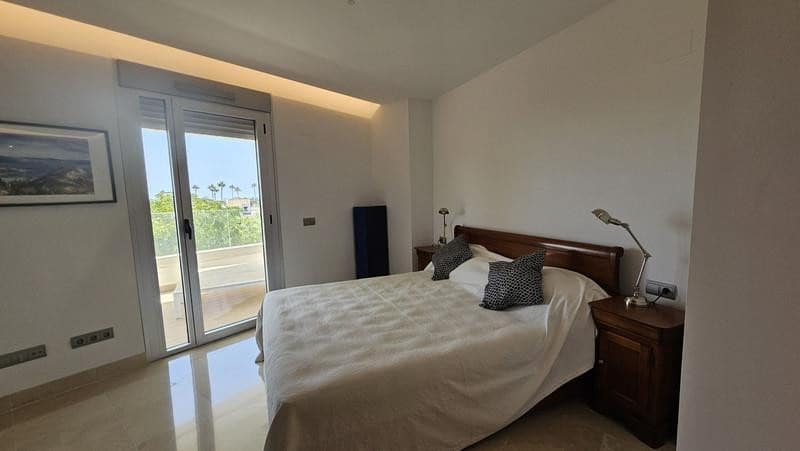 3 Zimmer Apartment zu vermieten in San Pedro de Alcantara mit Pool Garage - 3.300 € (Ref: 10040296)