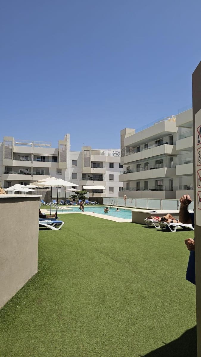3 Zimmer Apartment zu vermieten in San Pedro de Alcantara mit Pool Garage - 3.300 € (Ref: 10040296)