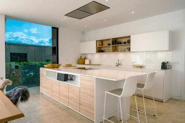 3 slaapkamer Villa te huur in Cancelada, Estepona met zwembad garage - € 8.000 (Ref: 10040297)