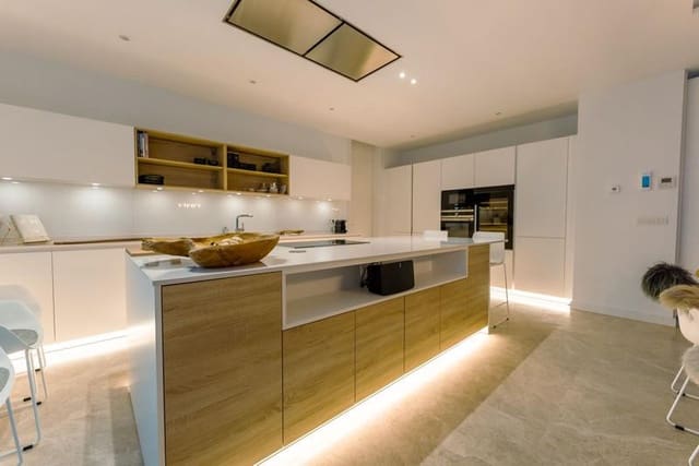 3 slaapkamer Villa te huur in Cancelada, Estepona met zwembad garage - € 8.000 (Ref: 10040297)