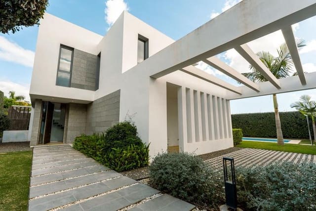 Chalet de 3 habitaciones en Cancelada, Estepona en alquiler con piscina garaje - 8.000 € (Ref: 10040297)
