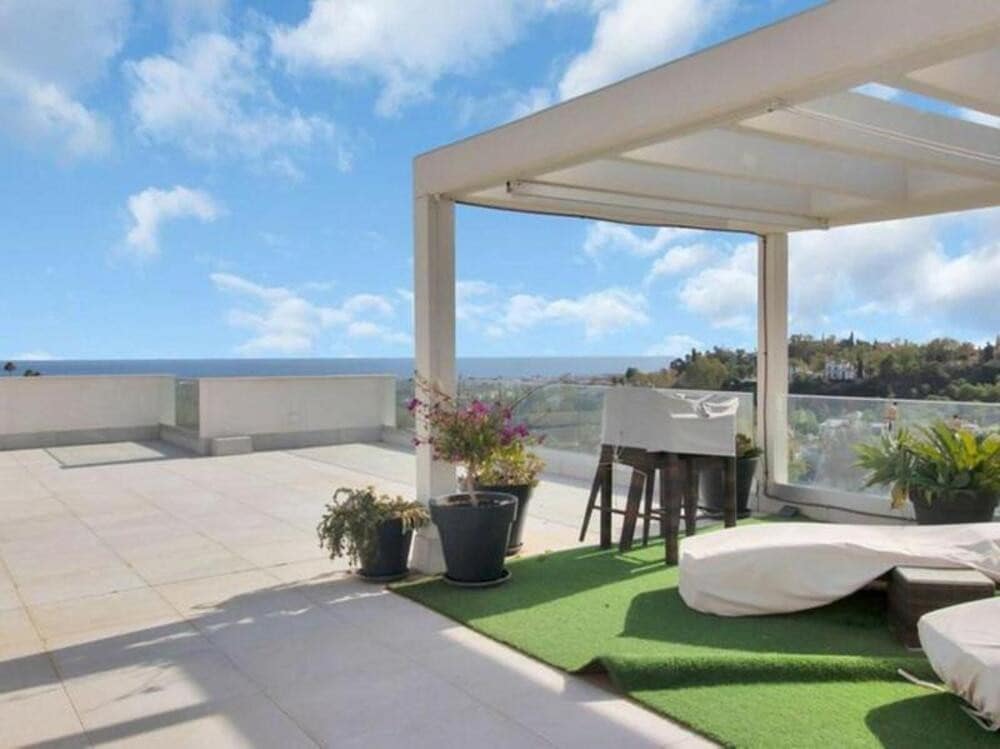 3 bedroom Penthouse for sale in Benahavis with pool garage - € 1,150,000 (Ref: 10042435)