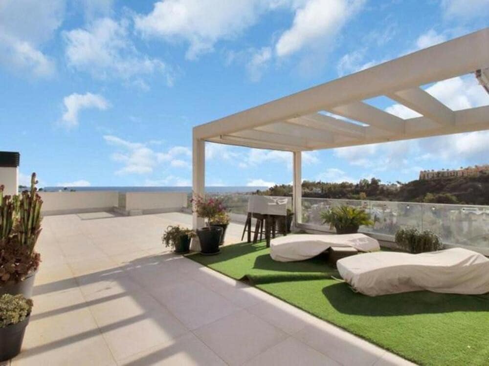 3 bedroom Penthouse for sale in Benahavis with pool garage - € 1,150,000 (Ref: 10042435)