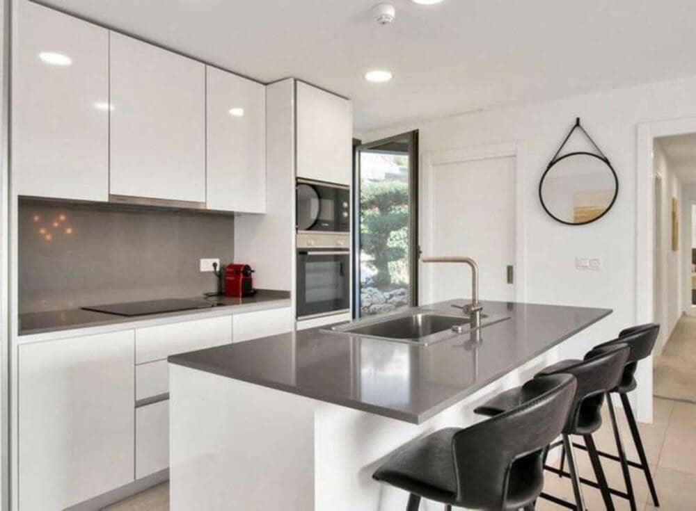 3 bedroom Penthouse for sale in Benahavis with pool garage - € 1,150,000 (Ref: 10042435)