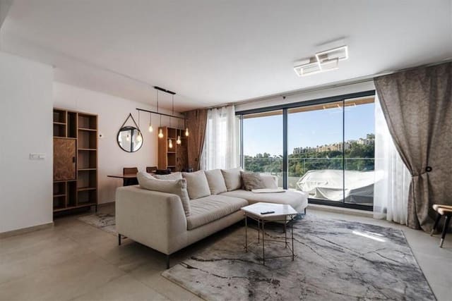 3 sypialnia Penthouse do wynajęcia w La Quinta, Benahavís z basenem garażem - 4 500 € (Ref: 10042436)
