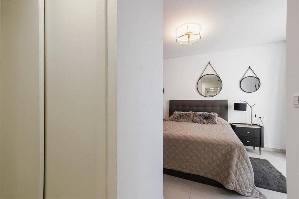 3 sypialnia Penthouse do wynajęcia w Benahavis z basenem garażem - 4 500 € (Ref: 10042436)