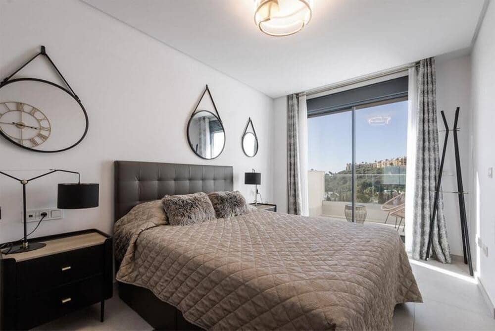 3 sypialnia Penthouse do wynajęcia w Benahavis z basenem garażem - 4 500 € (Ref: 10042436)