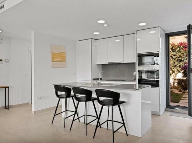 3 sypialnia Penthouse do wynajęcia w La Quinta, Benahavís z basenem garażem - 4 500 € (Ref: 10042436)
